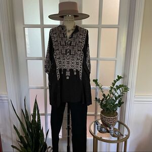 Johnny Was Biya 100% Silk Tunic Top Black & Jade Print w/pockets!